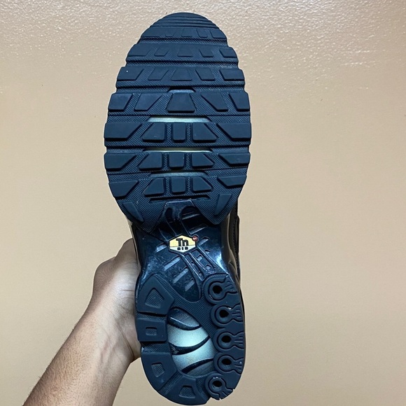 2017 Nike Air Max Plus TN “Triple Black” Men’s Size 11.5 604133-050 - Picture 14 of 16